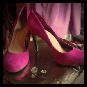 Jessica Simeon high heels